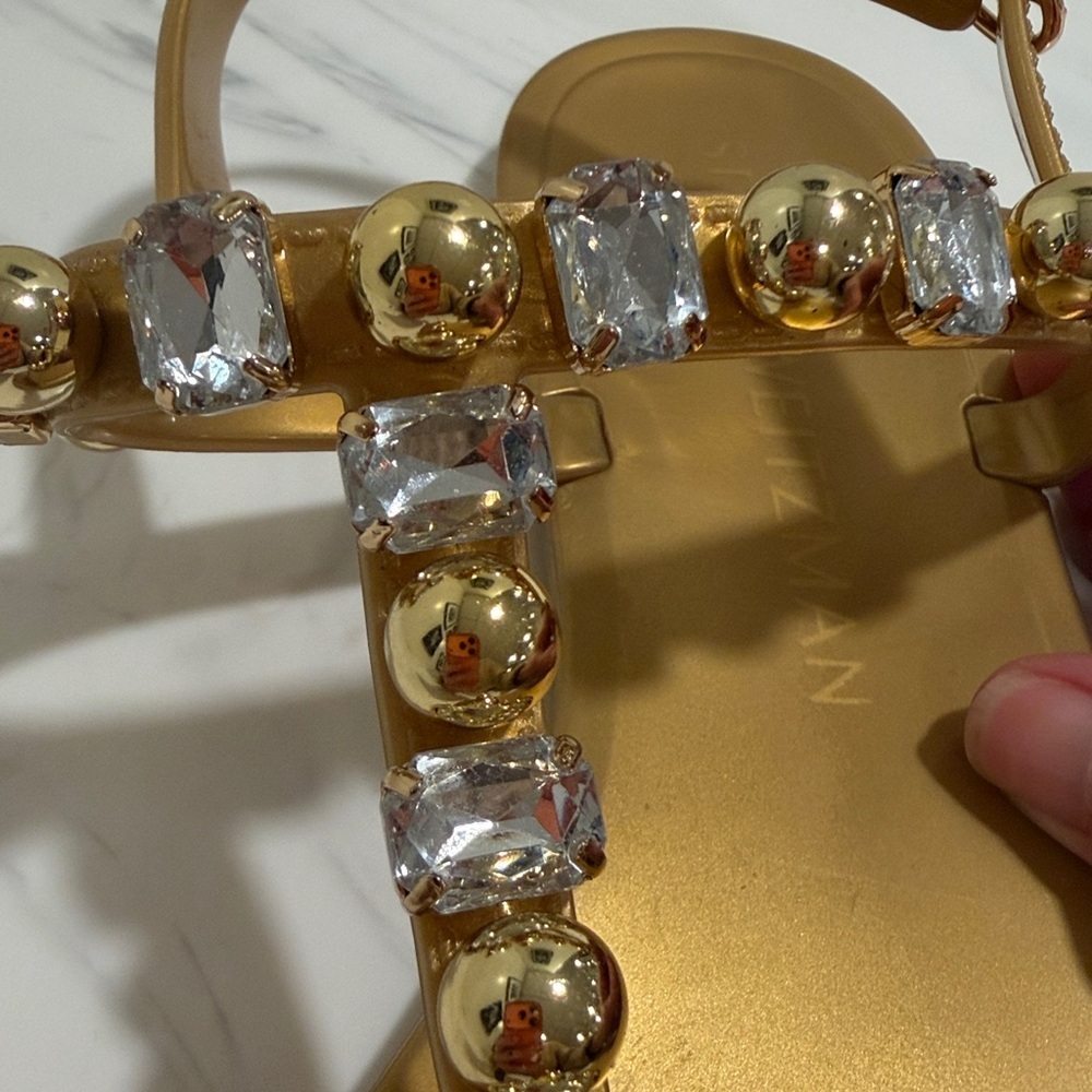 Stuart Weitzman Goldie Crystal Jelly sandals in gold. Size 9 - Picture 4 of 6